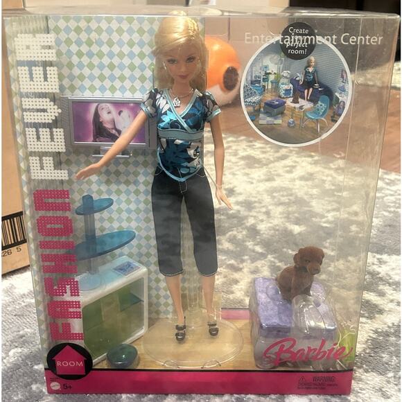 Mattel Barbie Fashion Fever Entertainment Center Doll & Accessories (NEW) - Picture 1 of 2